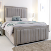 Classic Charm: Sierra Panel Border Bed.