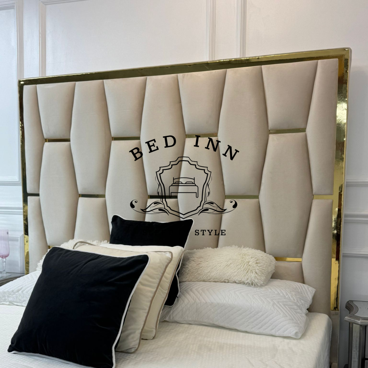 Sparkle Mirror Bed – Luxury, Elegance, and Custom Comfort by Bed Innovation.