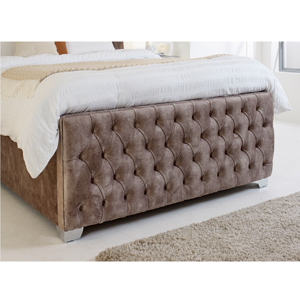 Graceful Elegance: Isla Wingback.